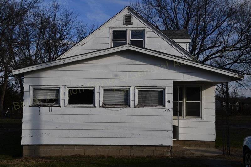 Thursday, Feb. 28th 12 Charleston, IL Homes at OnlineAuction