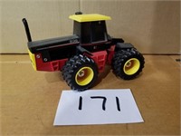 1/32 Scale Models Ford Versatile 836 Late