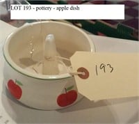 pottery dish / bowl w apples