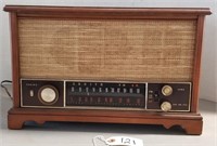 Vintage Zenith AM-FM Electric Radio