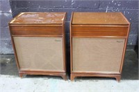Vintage Magnavox Console Stereo/Record Player