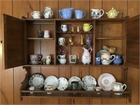 Wall shelf and porcelains