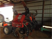 Case IH 2500 Inline Ripper, 7 shank;