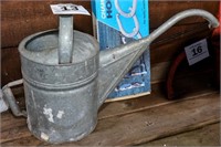 Wonder vintage gooseneck watering can