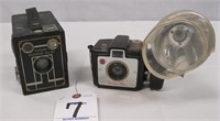 LOT OF 2 BROWNIE CAMERAS