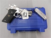 Smith & Wesson 659, 9mm Semi-Auto (In Case)