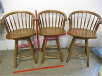 3 nice swivel oak bar chairs (24in seat height)