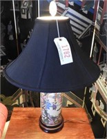 Nice contemporary Oriental font table lamp with