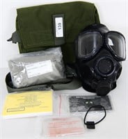 USGI M40 Gas Mask NEW Medium w/accessories