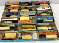 Lot of 18 Un-Assembled Athearn HO Scale Model