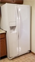 Whirlpool double door Refrigerator w/water and
