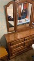 Very nice oak dresser with mirror