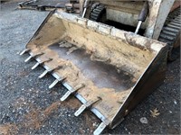 72" Bobcat skidloader bucket w/teeth