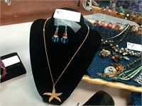 Star fish necklace with earrings