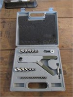 28 Piece Pittsburgh Ratcheting Squeeze Wrench Kit