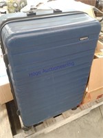 XL suitcase -- noticable damage to handles