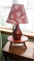 Lot, lamp with red pine stool
