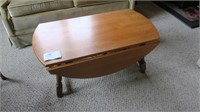 Lot, maple 36" drop leaf coffee table with
