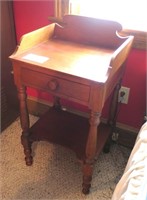 Pine one drawer stand