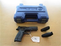 Smith & Wesson M&P40 .40S&W Semiautomatic Pistol,
