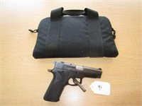 Smith & Wesson Mo. 915 9mm Para cal Pistol,