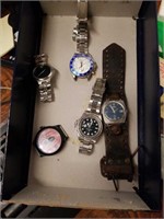 Box of watches Rolex Movado Seiko buyer is to be