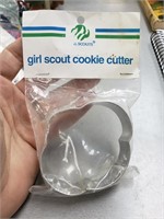 VTG GIRL SCOUTS COOKIE CUTTER
