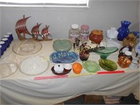 Contents of 6ft Table Top - Art Glass / Porcelain