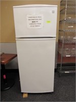 Kenmore Refrigerator/Freezer with Icemaker