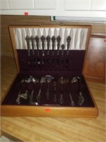 Beautiful Oneida stainless silver set