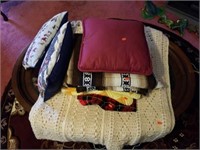 Lot of 4 Blankets & Pillows