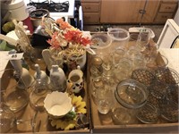 Two flats of miscellaneous glassware and