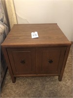 End table 21" x 20" x 20"