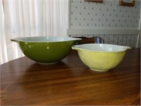 Lot of 2 green pyrex bowls