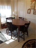 Cute little small table with 4 chairs