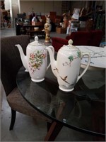 Pair of Royal doulton teapots Bush Flowers and The