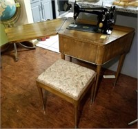 SINGER SEWING MACHINE WITH STOOL
