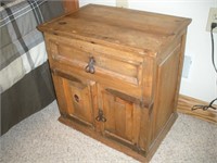 Knotty Pine End Table 16 x 24 x 24 Inch
