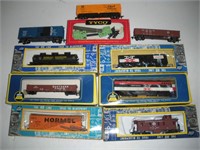 HO Train Cars & Locomotive