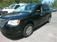Used 2010 Chrysler Town And Country 2a4rr4de3ar114