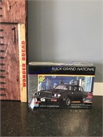 Buick Grand National  model kit 1:24 scale