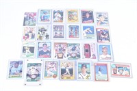 29 Baseball Cards Lot Bonds Johnson Glavine Rooks