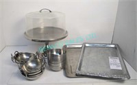 LOT, 2X SERVING TRAYS, CAKE DISPLAY + 13 S/S BOWLS