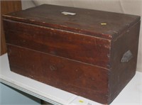 Pine box w/hinged top, 24" wide