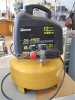 Bostitch 6 Gal 135 PSI Compressor Working