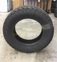 General Grabber 215/70 R16 Tire
