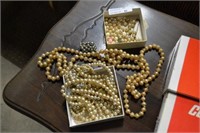 estate jewelry pearls