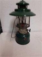 Vintage Coleman lantern Nice condition