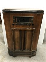 1930’s RCA Victor console radio
