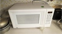 GE Microwave(3850W3D010D) 22"x151/2"x121/2"